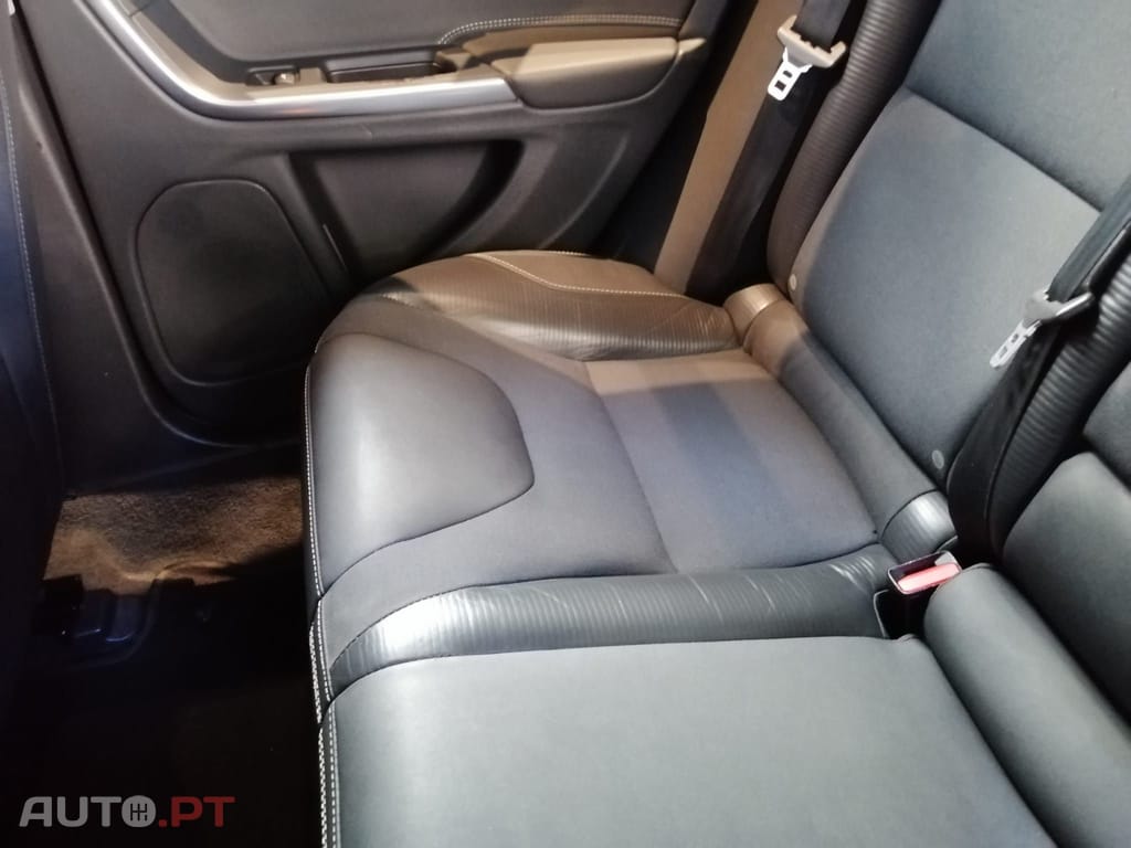 Volvo V60 1.6d  R-design