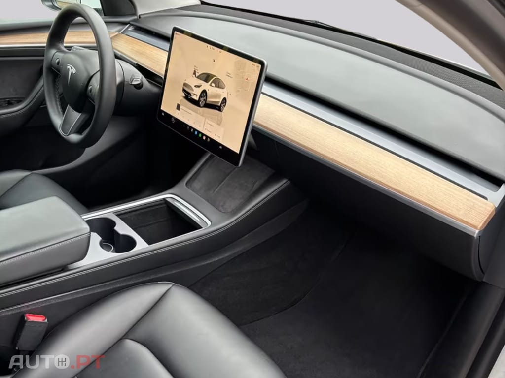 Tesla Model Y Long Range Dual AWD I.V.A DEDUTIVEL 