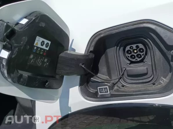 Peugeot E-208 50 KWh Active Pack