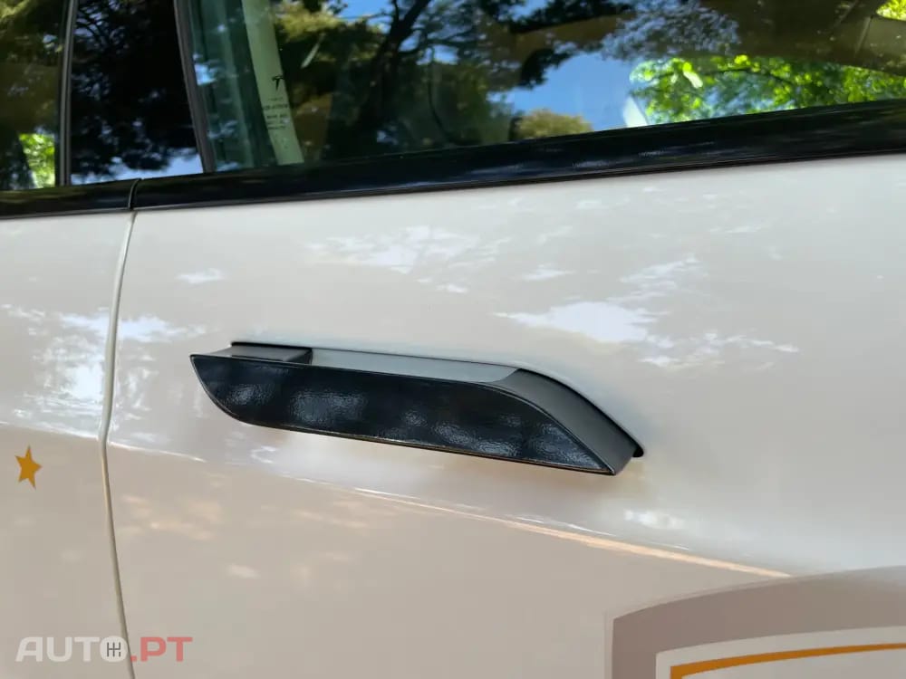 Tesla Model S 90D