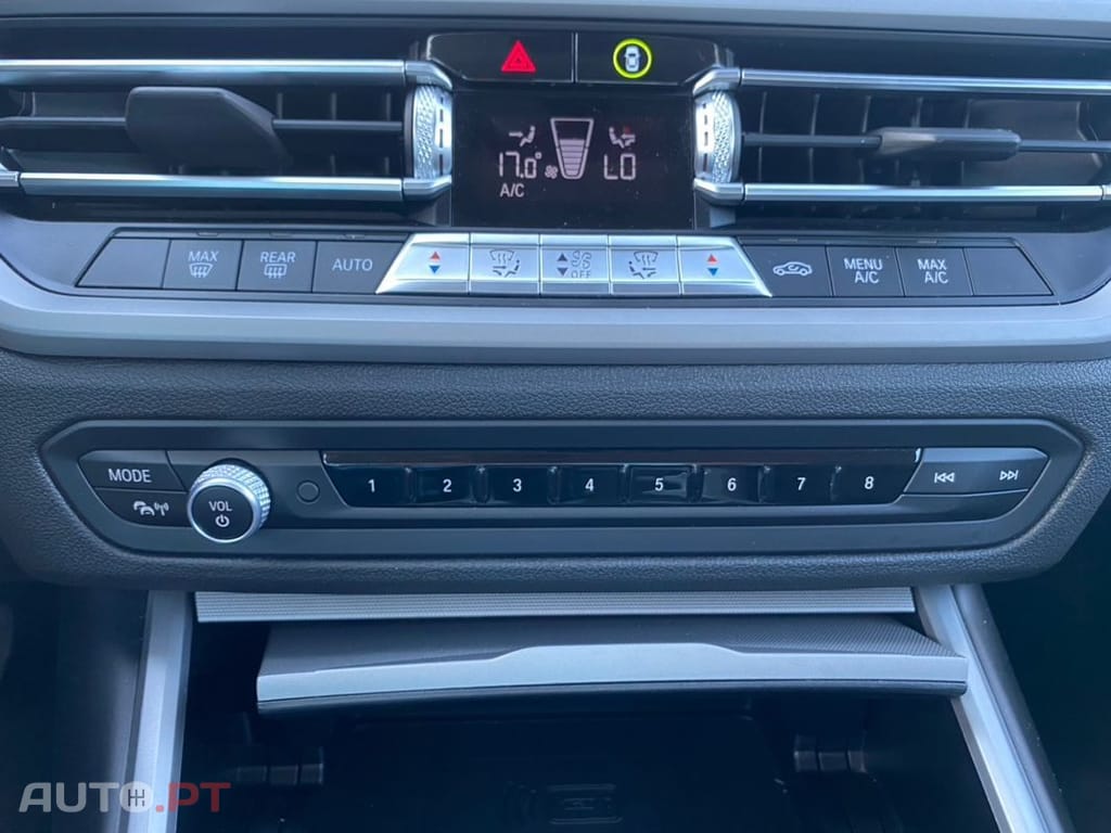 BMW 330 e Line Sport Auto