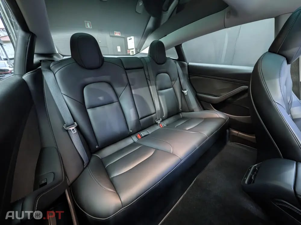 Tesla Model 3 Tração Traseira