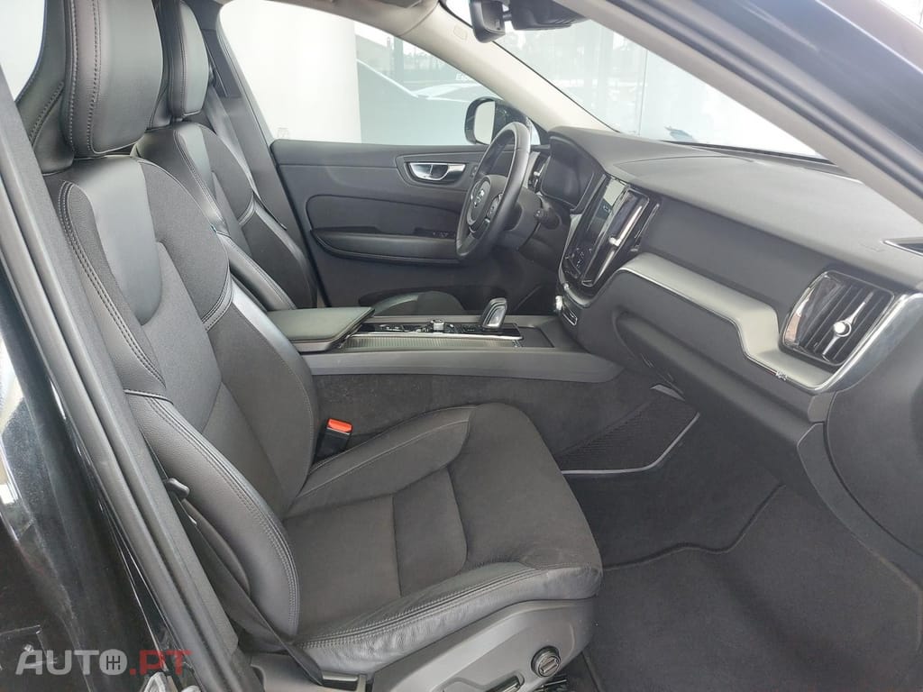 Volvo XC60 2.0 T8 PHEV Momentum AWD