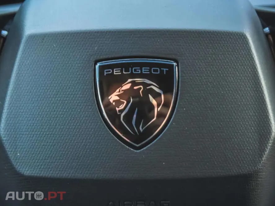 Peugeot 3008 1.2 Hybrid Allure e-DCS6