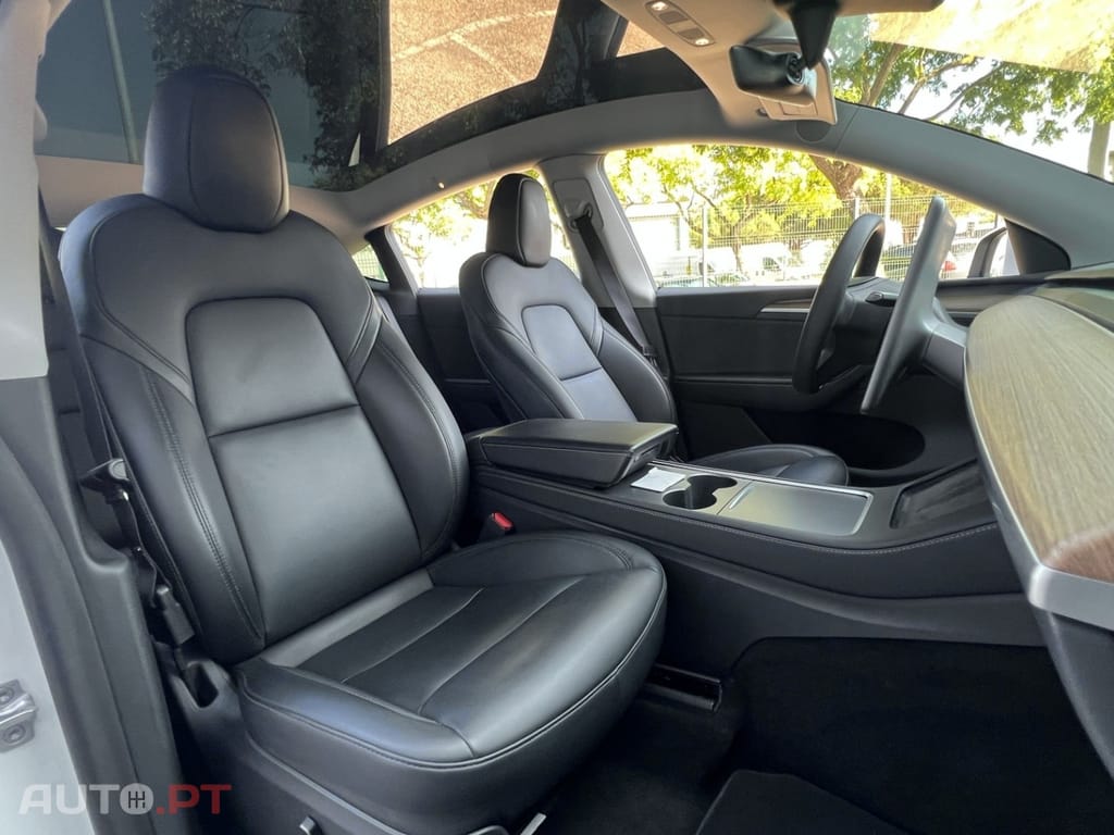 Tesla Model Y Long Range Tração Integral — fotografia 12