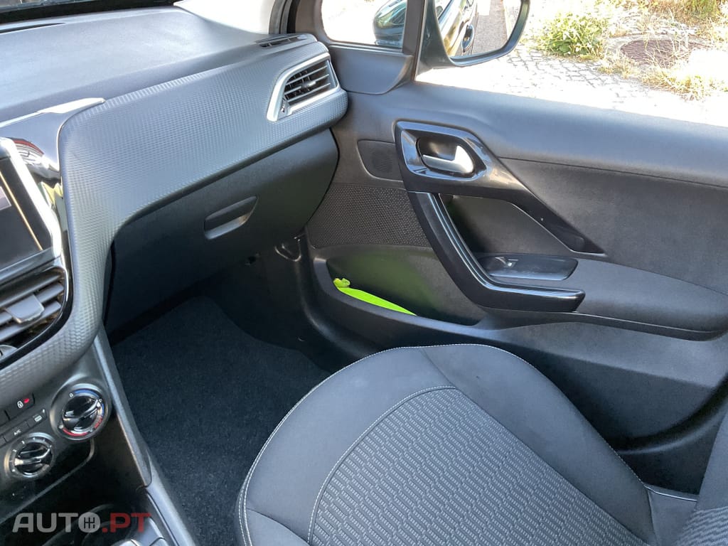Peugeot 208 1.2 PureTech Style