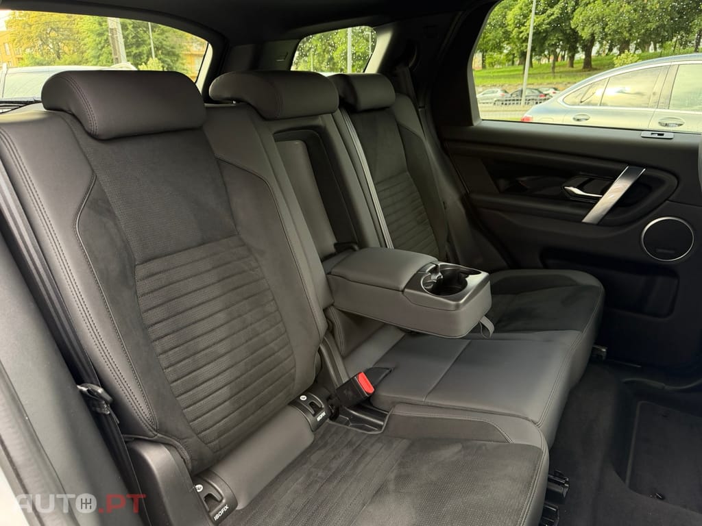 Land Rover Discovery Sport P300e Dynamic SE