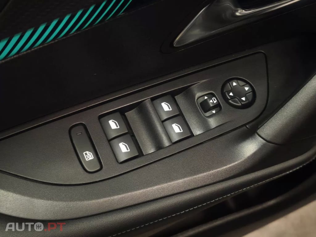 Peugeot E-2008 50 kWh Allure