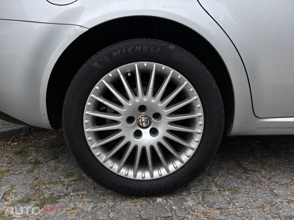 Alfa Romeo 159 1.9 JTD 16V Distinctive — fotografia 20