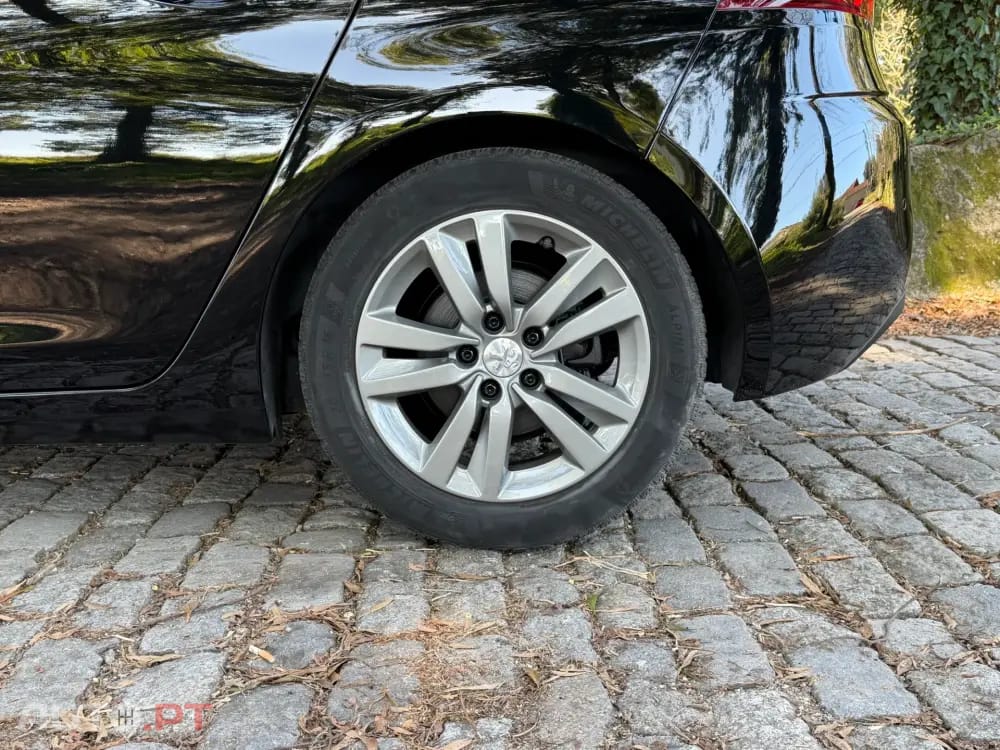 Peugeot 308 1.2 PureTech Allure EAT8