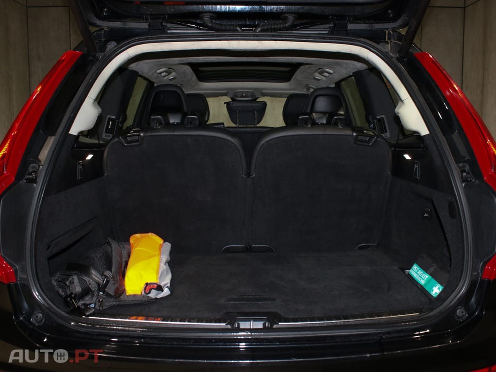 Volvo XC90 2.0 T8 PHEV Core AWD