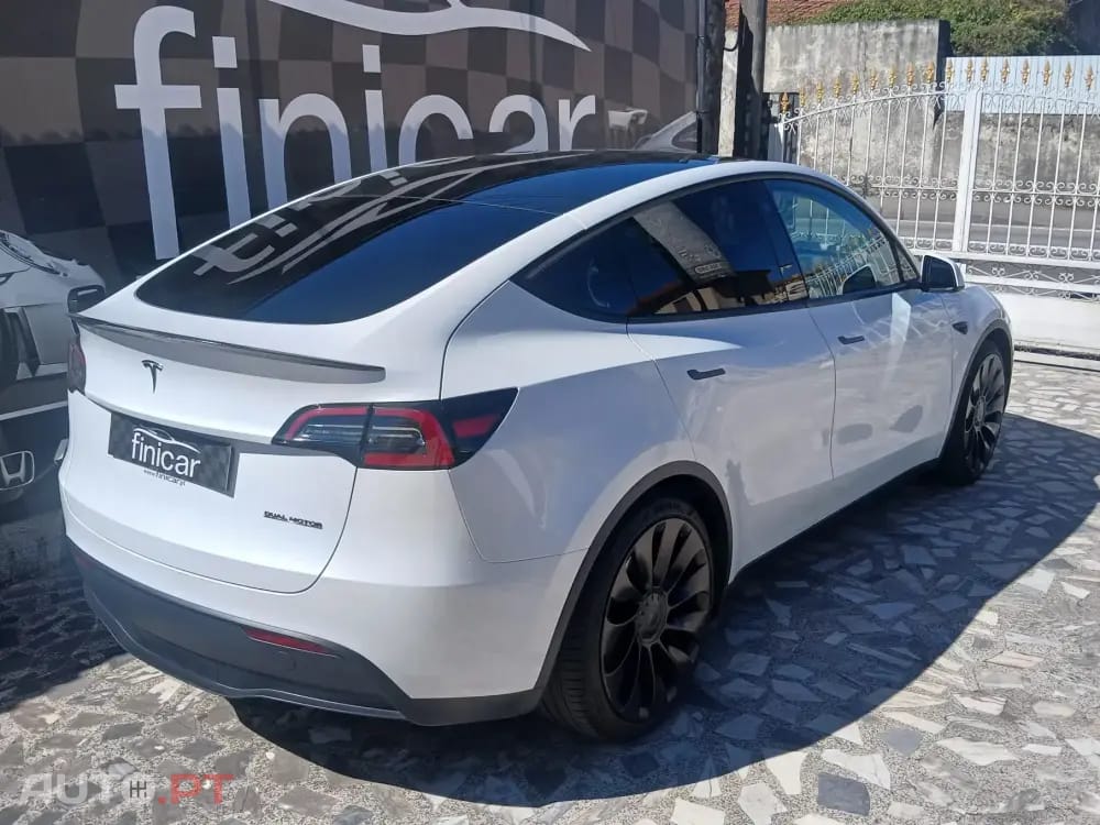Tesla Model Y Performance Dual Motor AWD
