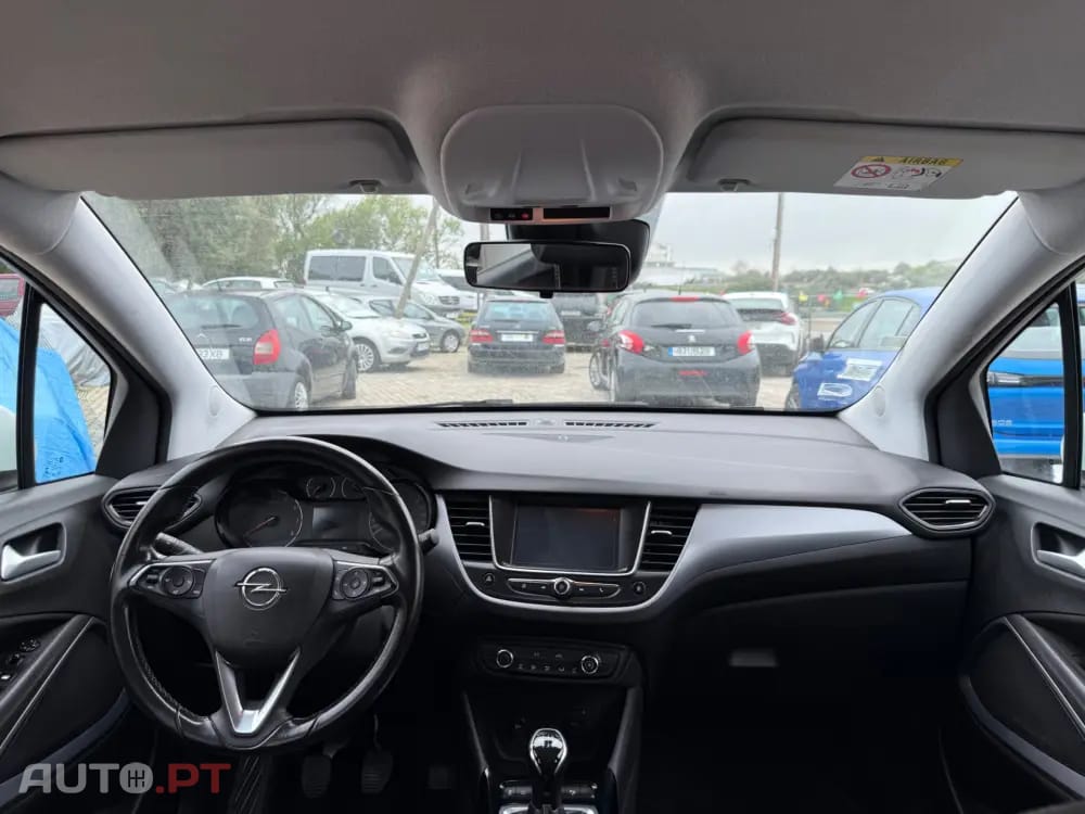 Opel Crossland Outro