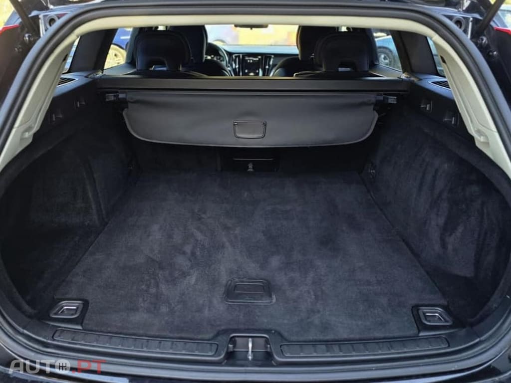 Volvo V60 2.0 D3 MOMENTUM PLUS GEARTRONIC