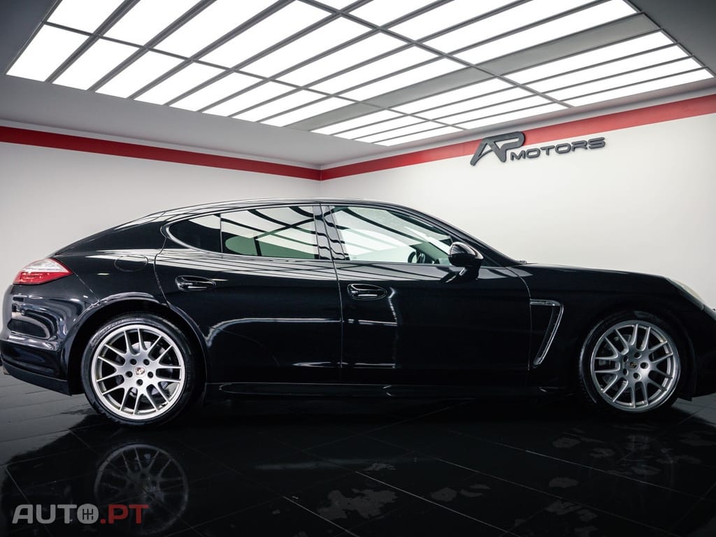 Porsche Panamera Standard