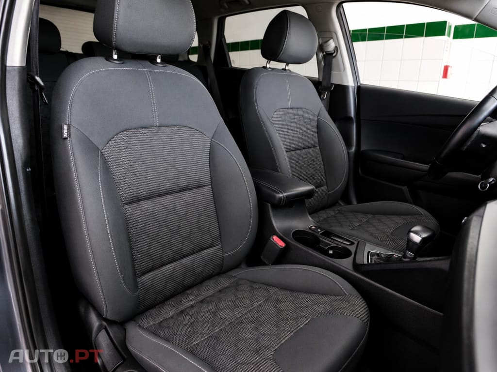 Kia Niro 1.6 GDi HEV Urban