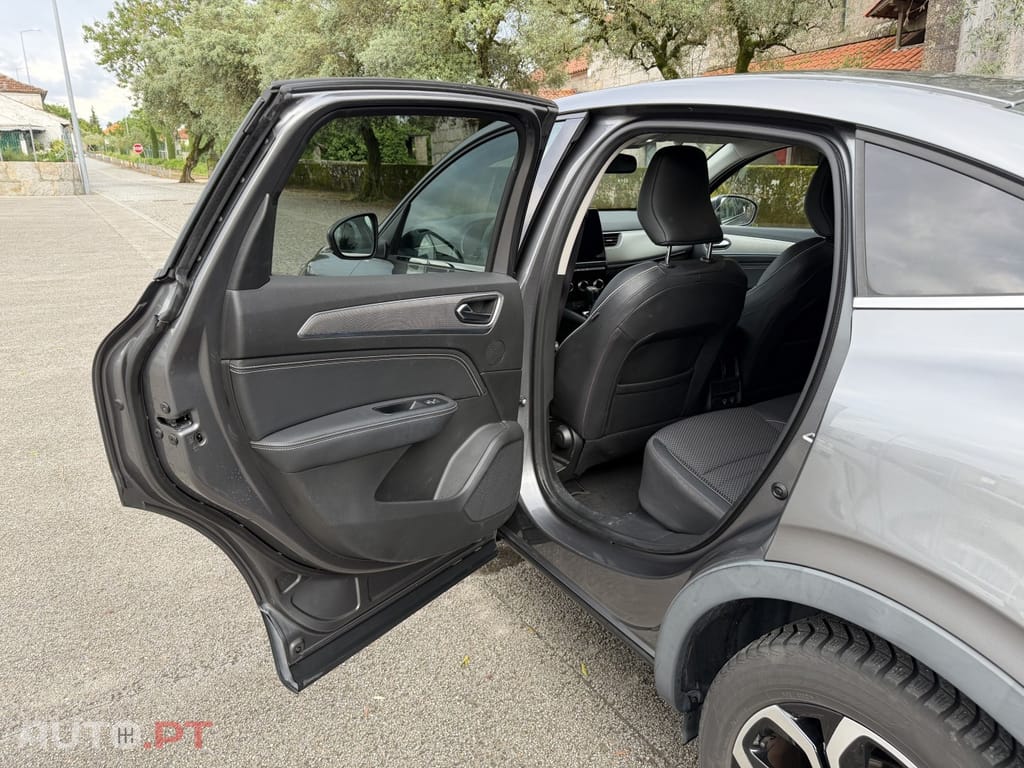 Renault Arkana 1.6 E-Tech Business