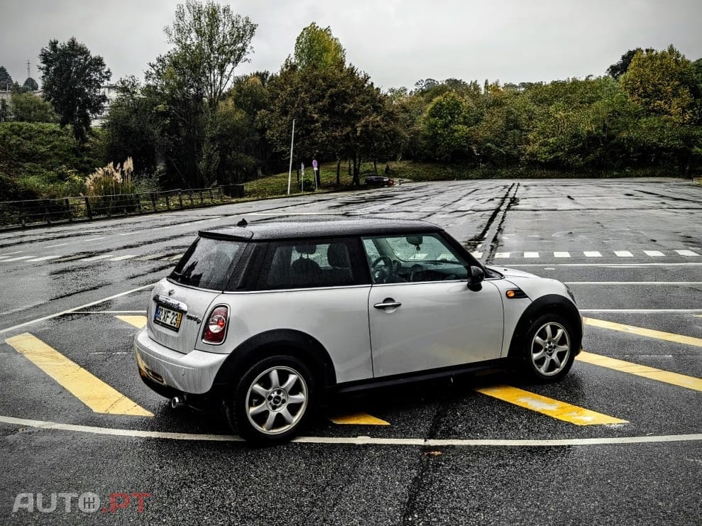 MINI Cooper Cooper D