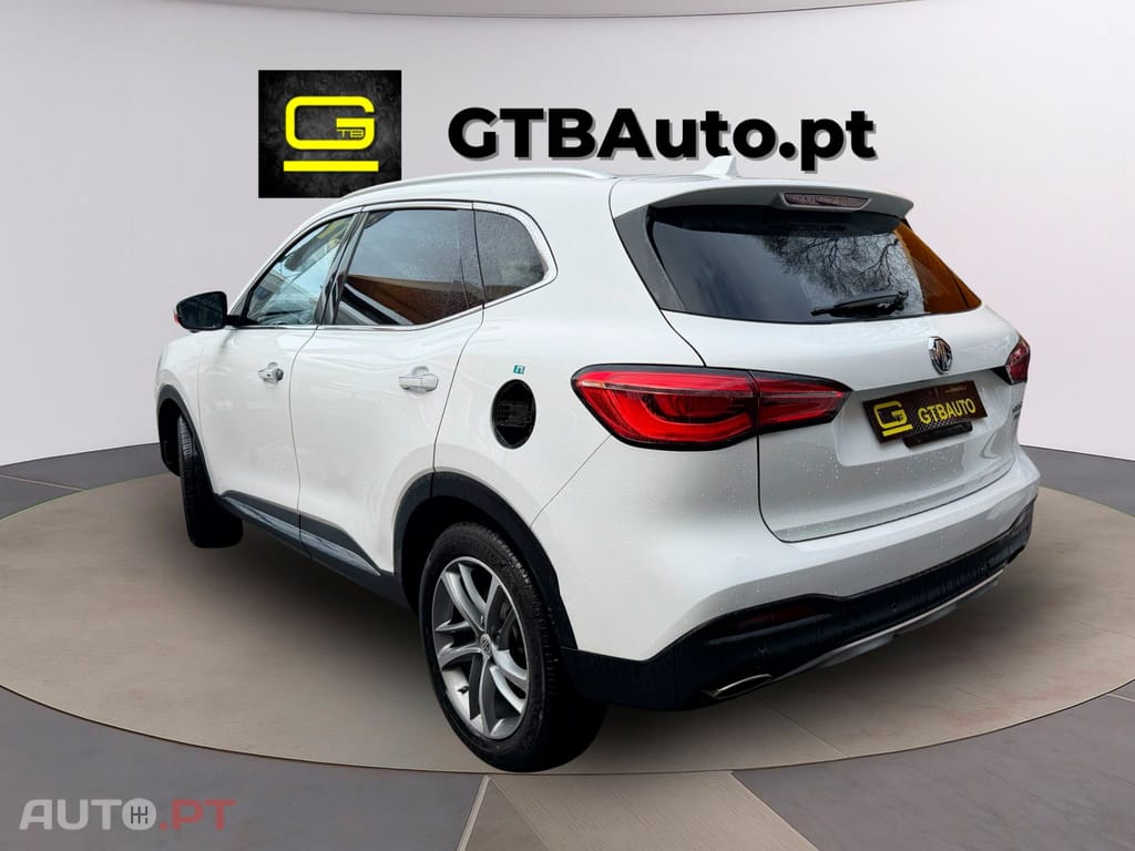 MG EHS PHEV Hybrid Luxury