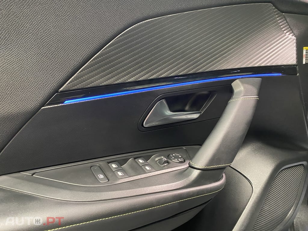 Peugeot 2008 1.2 Hybrid GT e-DCS6