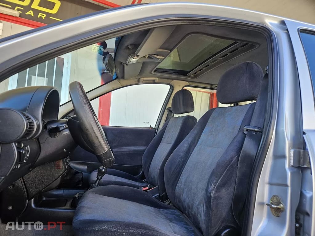 Opel Corsa 1.0 12V Confort