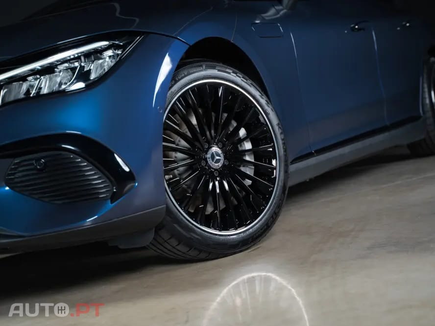 Mercedes-Benz EQE 300 Electric Art