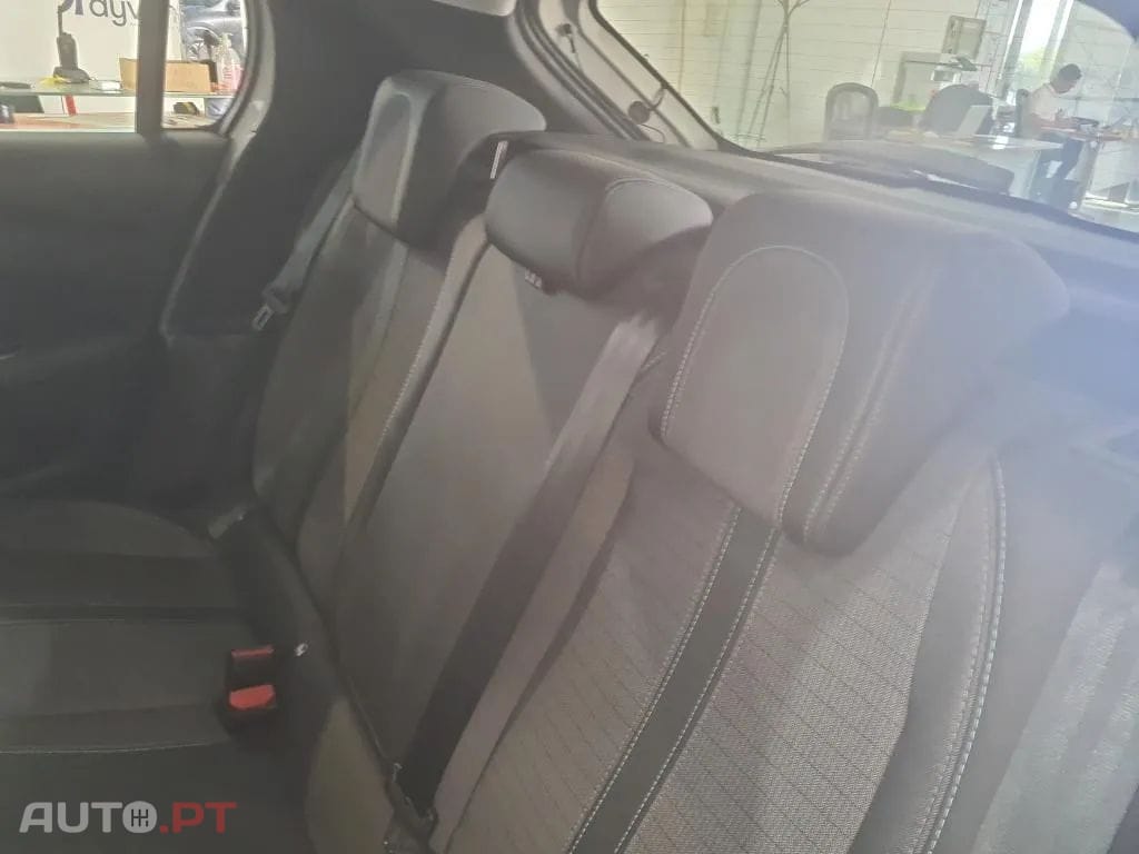 Peugeot E-208 50 kWh Allure