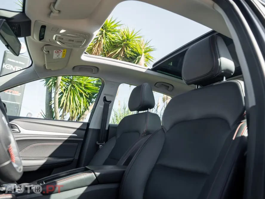 MG ZS Standard Luxury