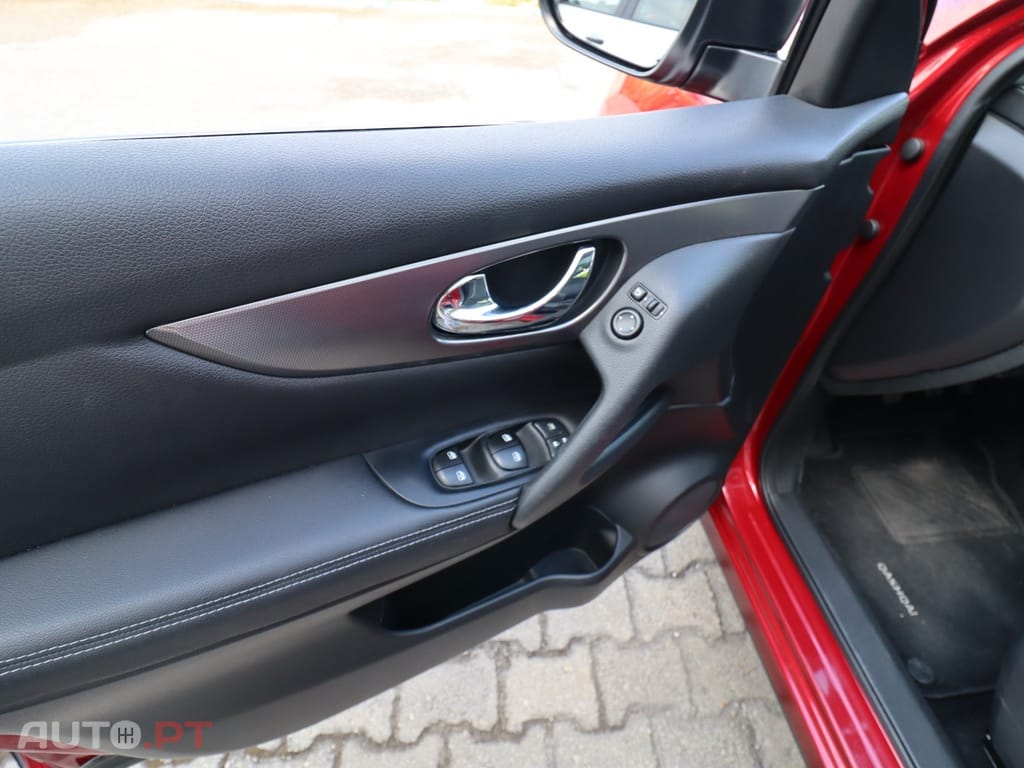 Nissan Qashqai 1.5 dCi N-Connecta J18