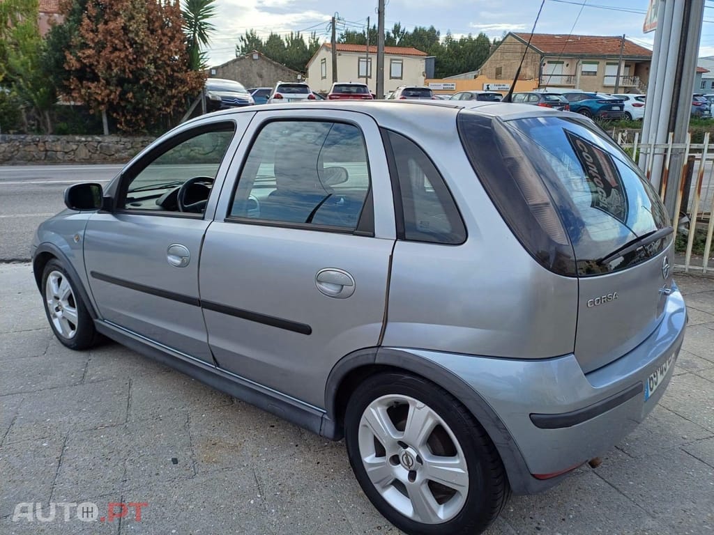 Opel Corsa 1.2 Twinport Essentia