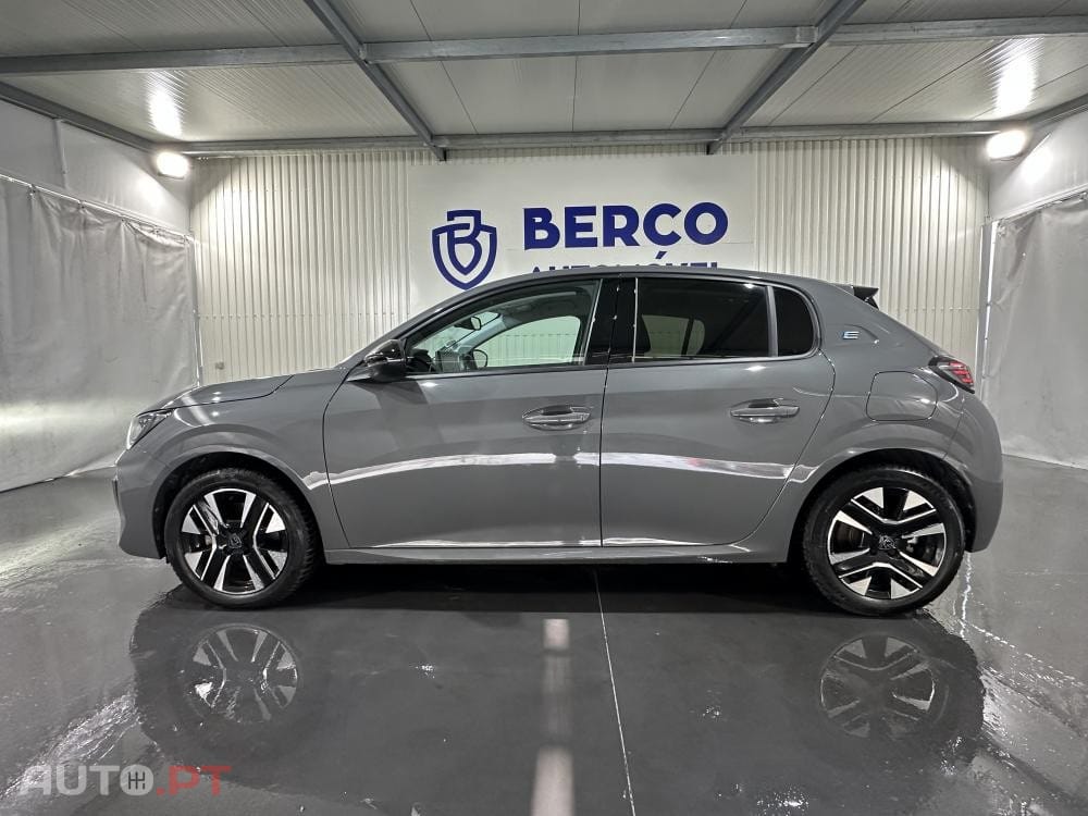 Peugeot E-208 51 kWh Allure