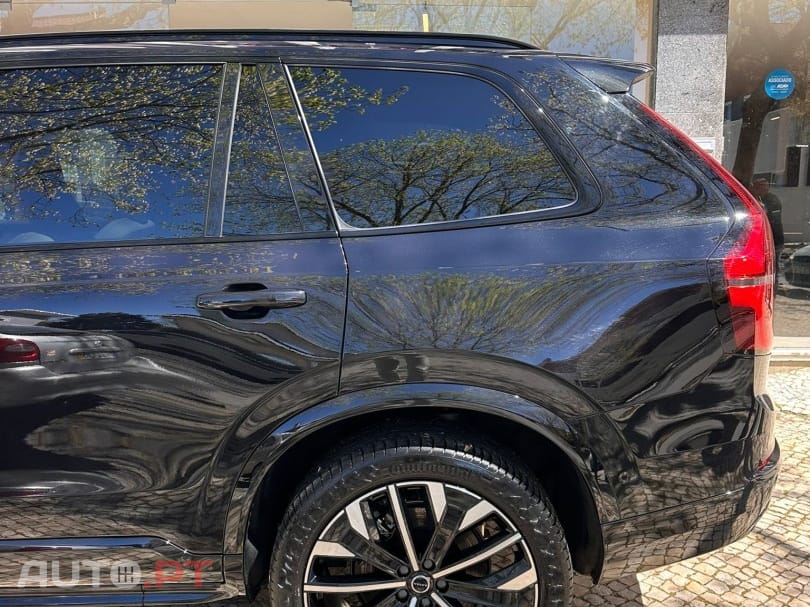 Volvo XC90 2.0 T8 PHEV Plus Dark AWD