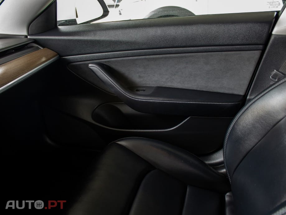 Tesla Model 3 Standard Range Plus RWD