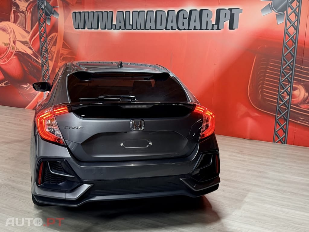 Honda Civic 1.0 i-VTEC Elegance Navi