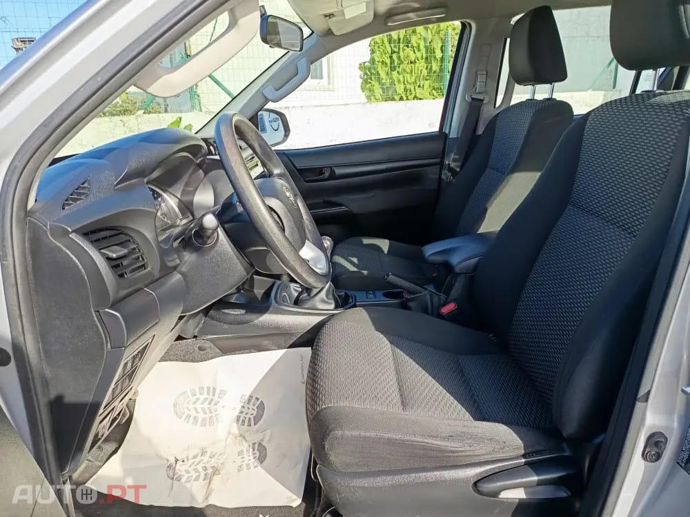 Toyota Hilux 2.4 D-4D 4WD Challenge