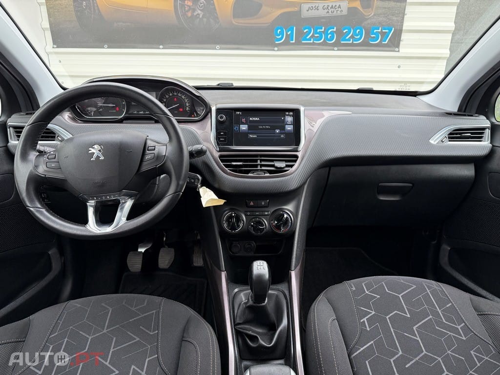 Peugeot 2008 1.2 VTi Active