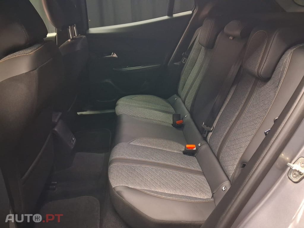 Peugeot 2008 1.2 PureTech Allure Pack