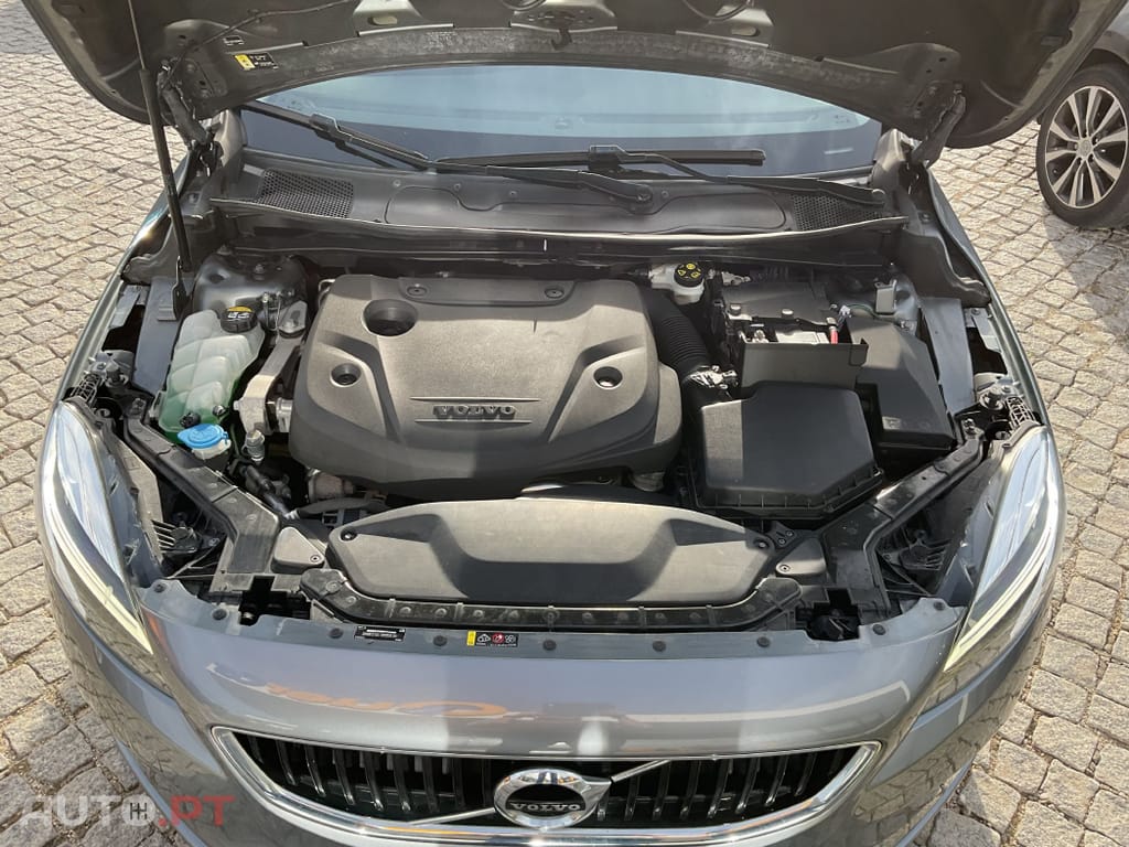 Volvo V40 2.0 D2 Momentum Geartronic