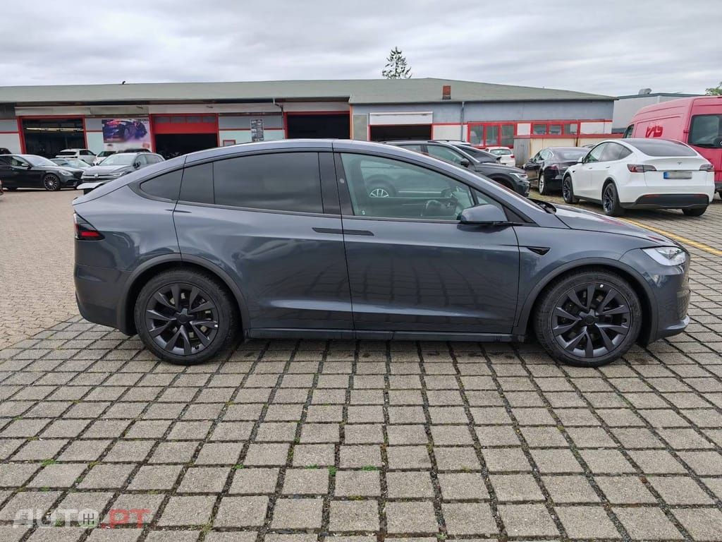 Tesla Model X Long Range