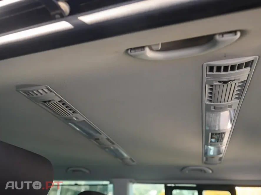 Volkswagen Caravelle 2.0 TDi CD Longa Extra AC