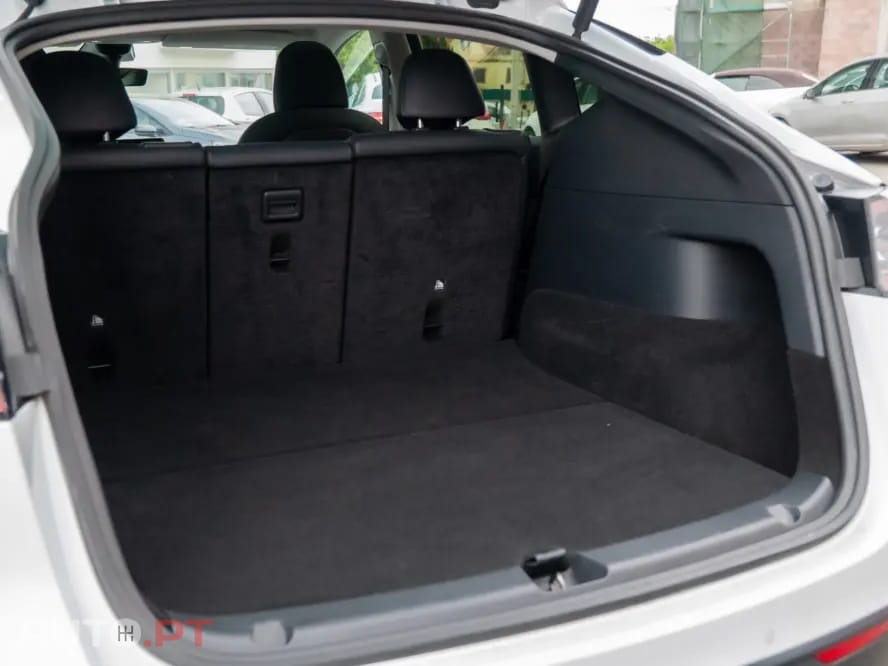 Tesla Model Y Long Range Dual Motor AWD