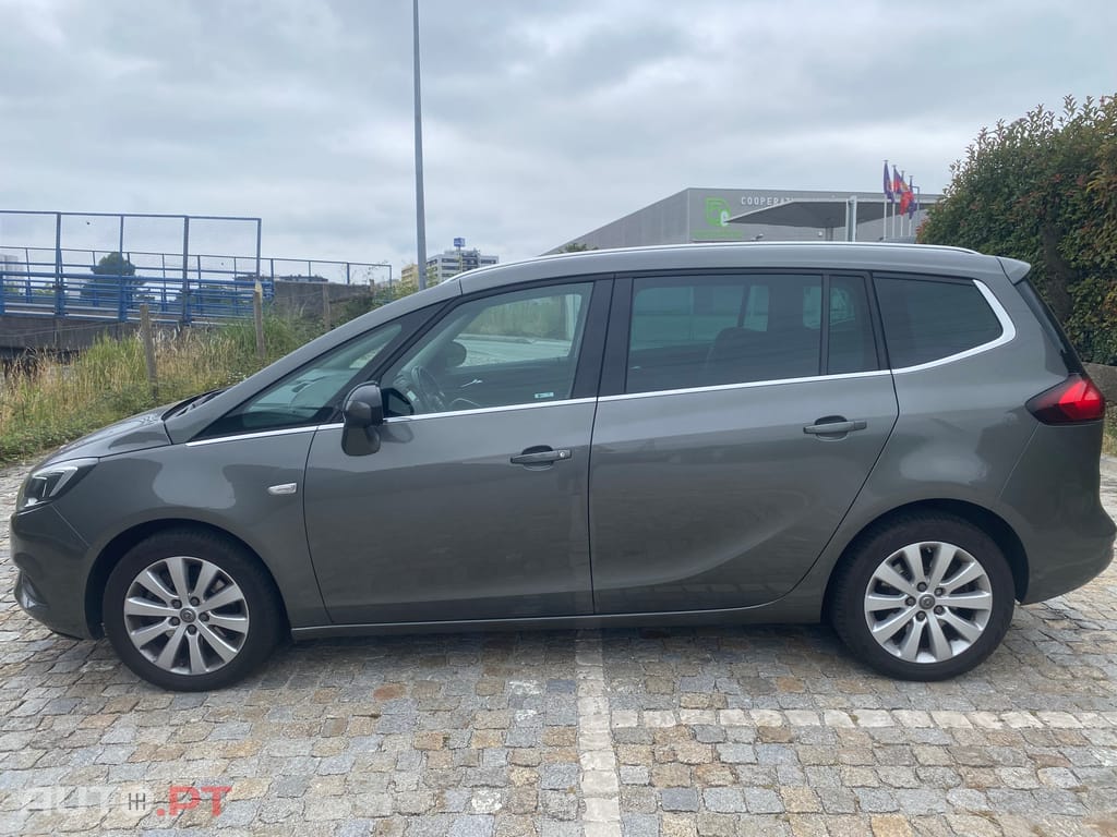 Opel Zafira Opel Zafira Tourer 1.4 Turbo GPL Exclusive | 7 Lugares |