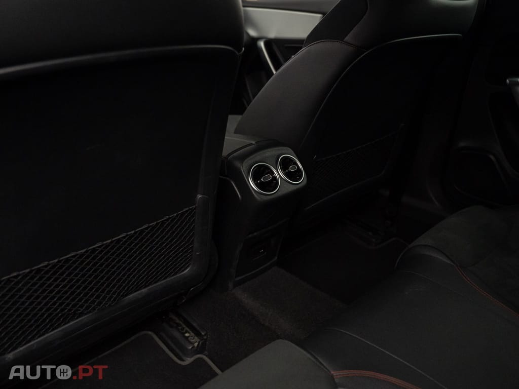 Mercedes-Benz A 250 e AMG Line