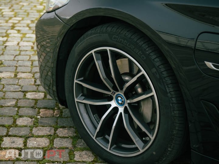 BMW 530 e Pack Desportivo M