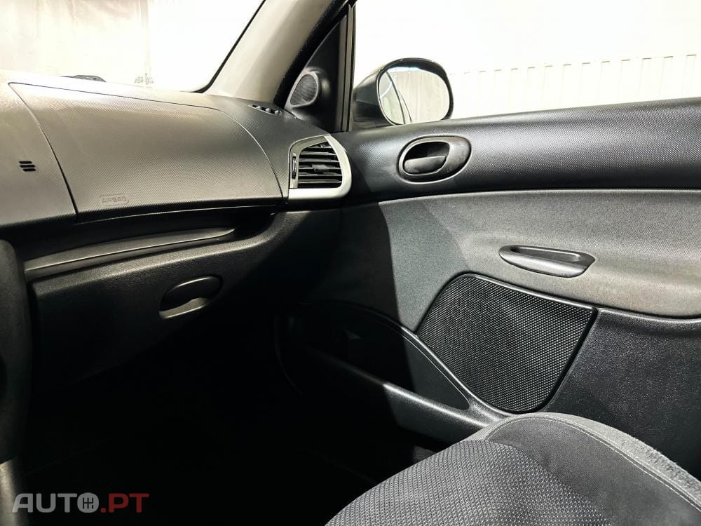 Peugeot 206 1.1i 60cv Sport Line