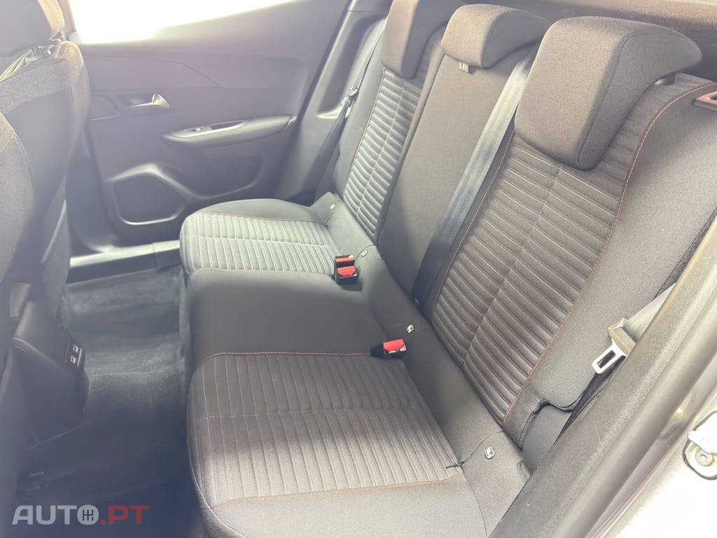 Peugeot 2008 1.2 PureTech Active Pack EAT8