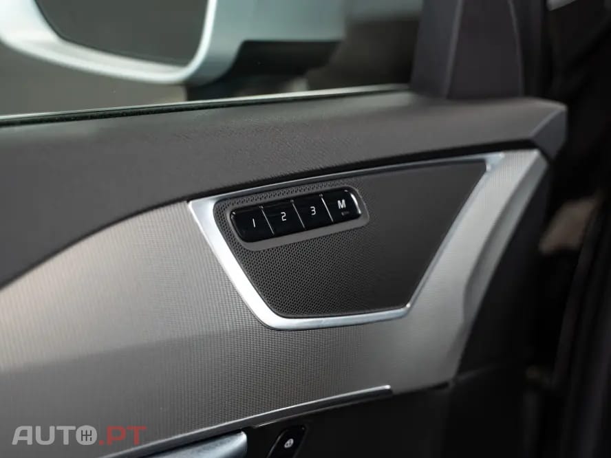 Volvo XC90 2.0 D4 R-Design