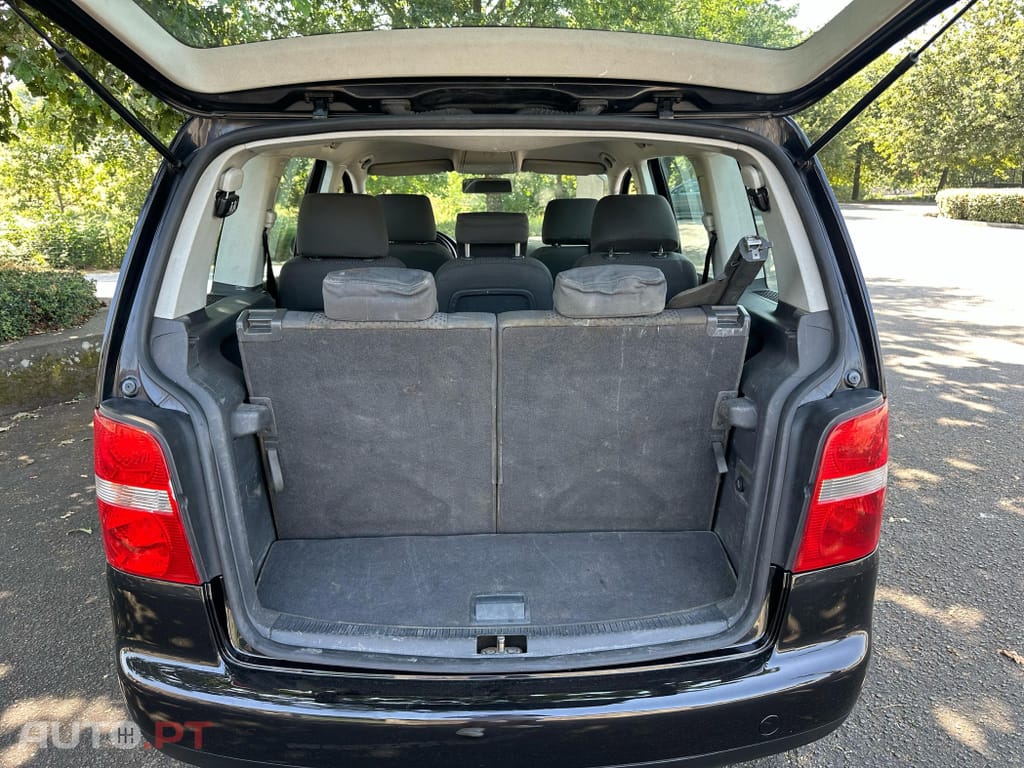 Volkswagen Touran 1.9 TDi Highline EC 7L