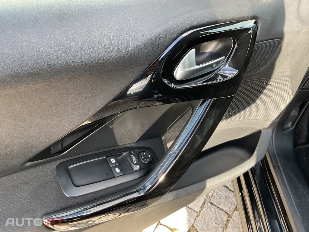 Peugeot 208 1.2 VTi Active