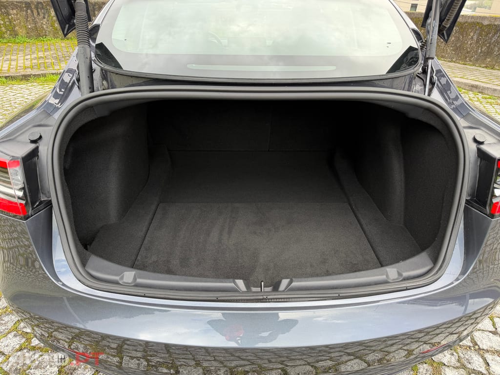 Tesla Model 3 Standard Range Plus RWD